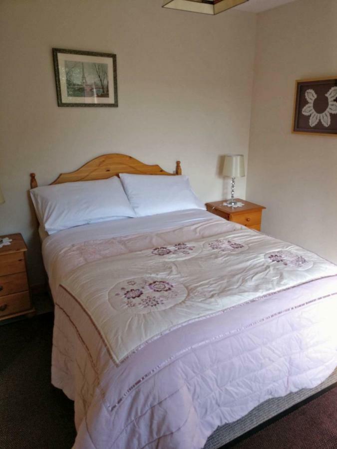 St. Catherines Doolin Bagian luar foto